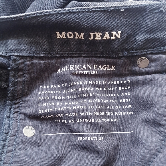 AMERICAN EAGLE Black Distressed + Torn Mom Denim Jeans - Picture 8 of 11